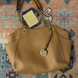 Michael Kors Jet Set Travel Shoulder Tote